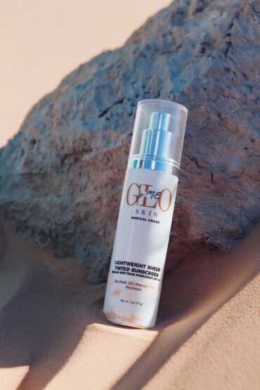 Lightweight sheer tinted sunscreen broad spectrum sunscreen SPF46